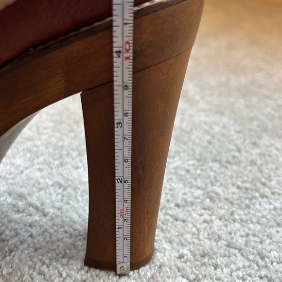 CHLOE Wooden Platform High Heel Cognac
Leather Criss Cross Sandal EU 38 - Picture 11 of 16